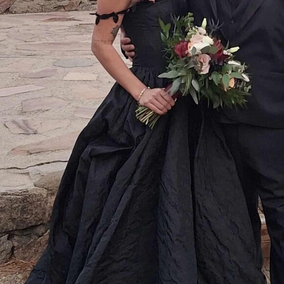 Tetua Matoshi midnight sun corset gown - Picture 5 of 5